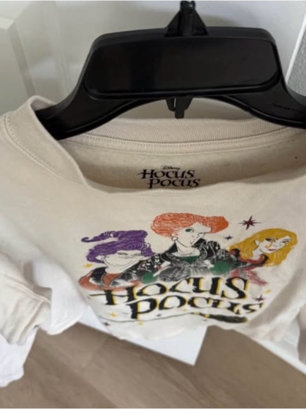 Hocus Pocus Graphic Cream Crop Sweatshirt - Juniors Large - Picture 3 of 7